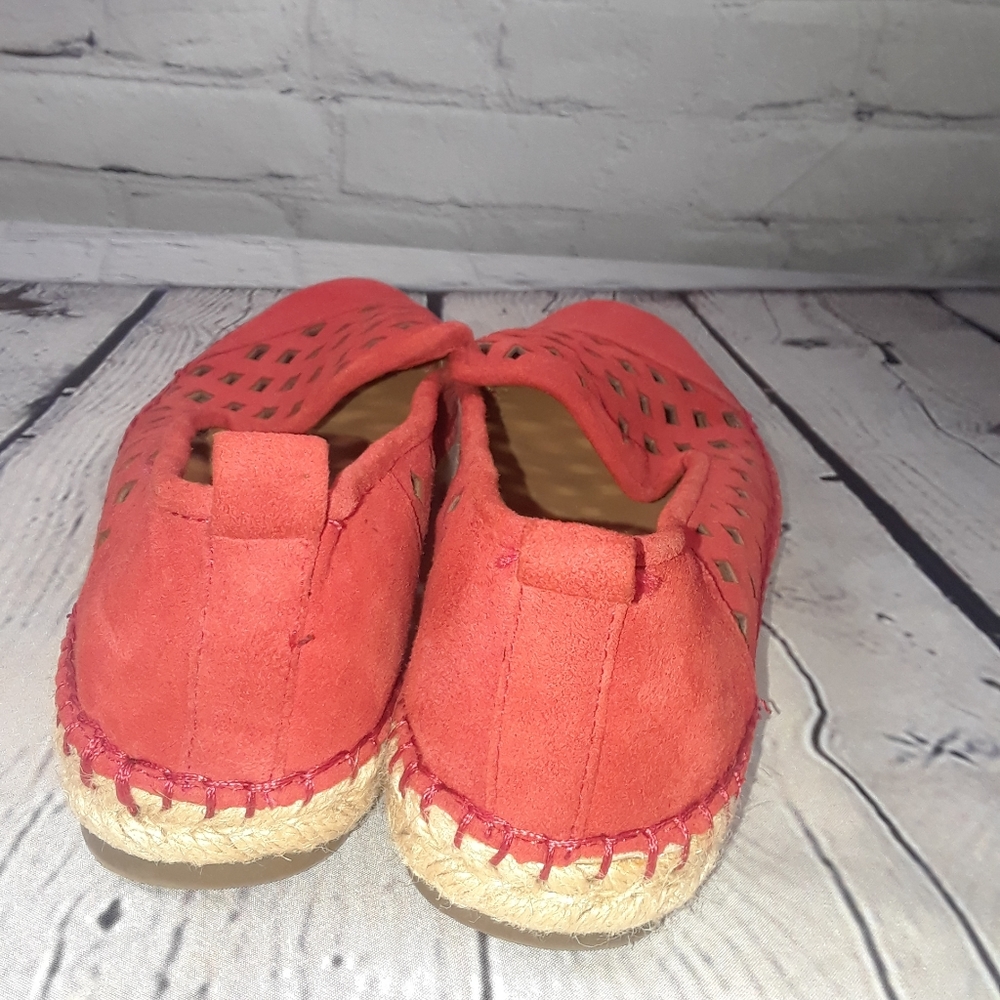 Shoes - Picture 2 of 5